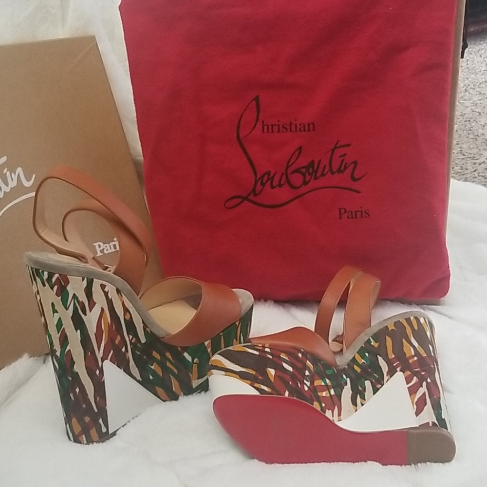 NWT Wedges